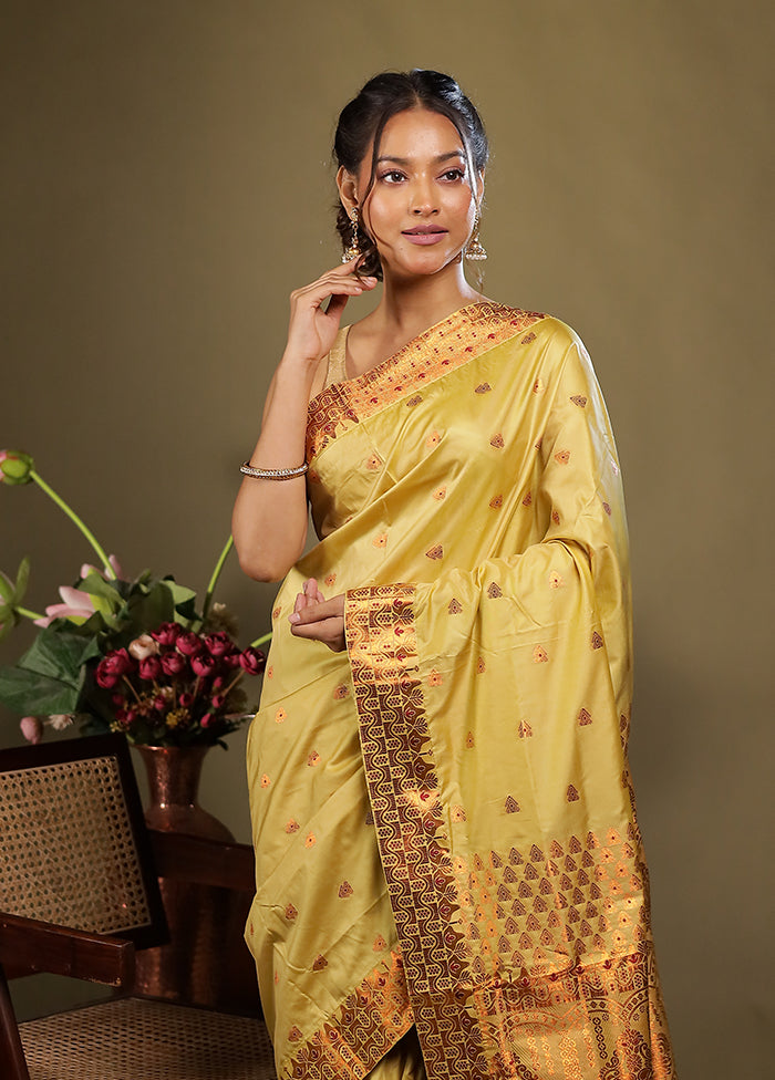 Cream Assam Silk Saree With Blouse Piece