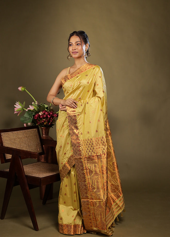 Cream Assam Silk Saree With Blouse Piece