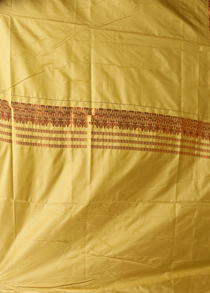 Cream Assam Silk Saree With Blouse Piece