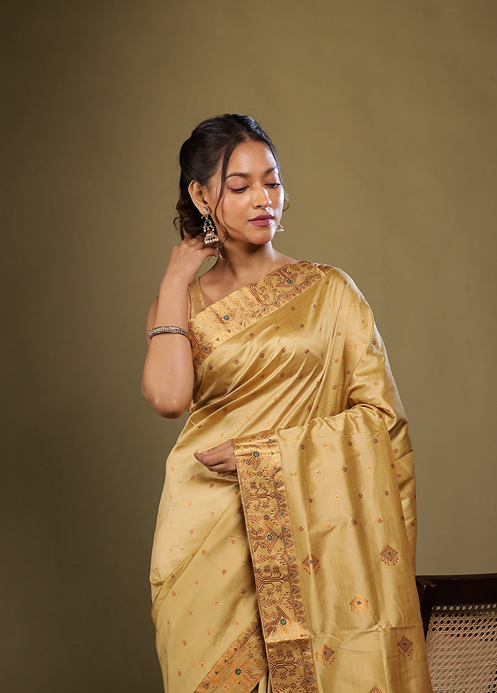 Cream Assam Silk Saree With Blouse Piece