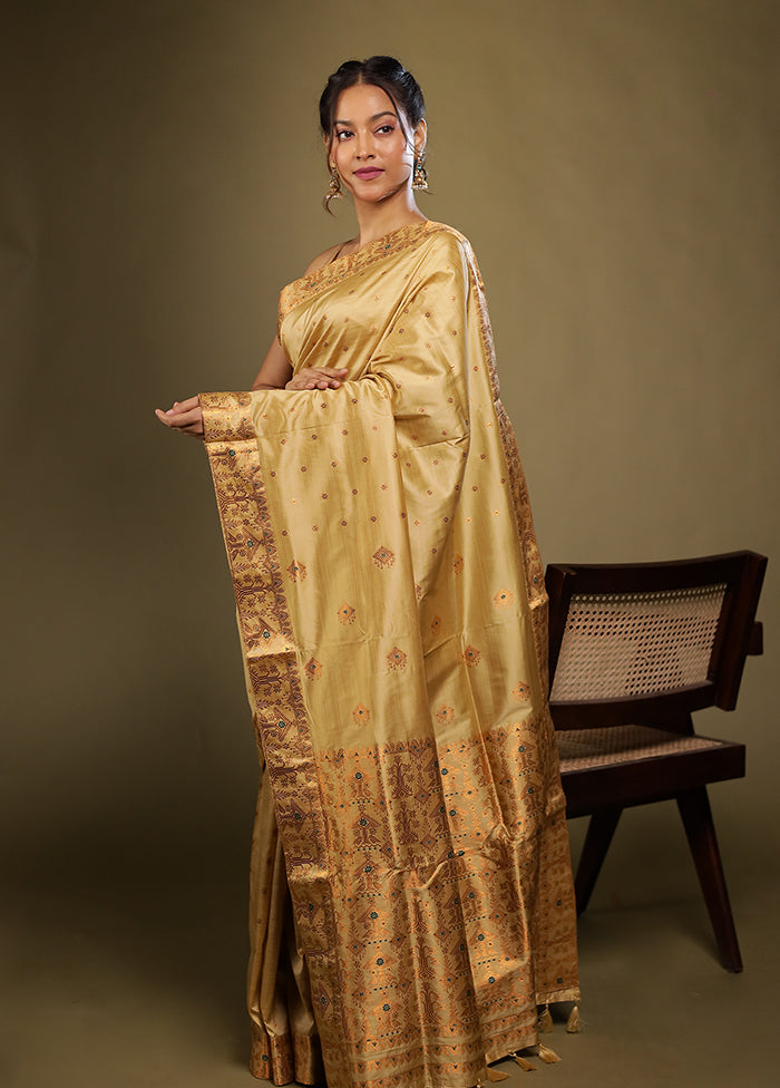 Cream Assam Silk Saree With Blouse Piece