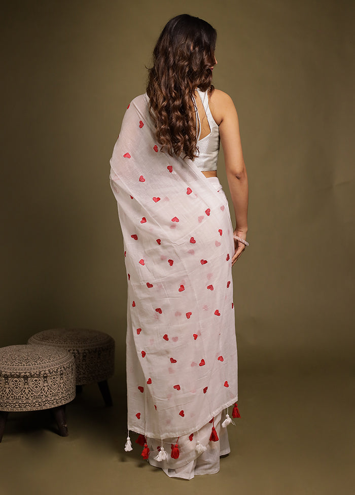 White Mulmul Cotton Saree With Blouse Piece