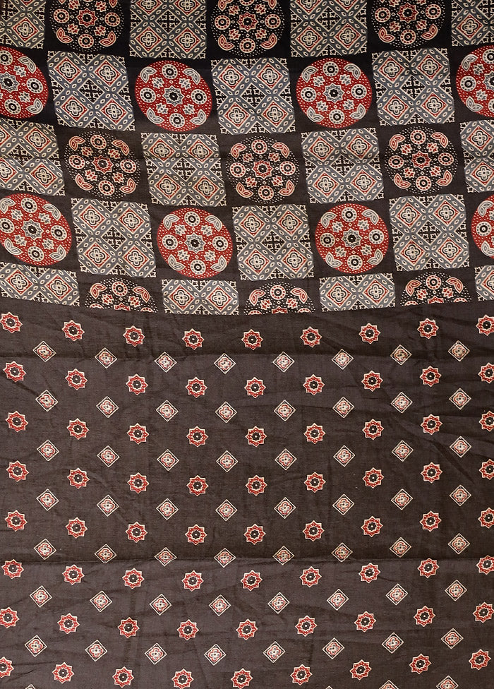 Black Printed Silk Saree Without Blouse Piece