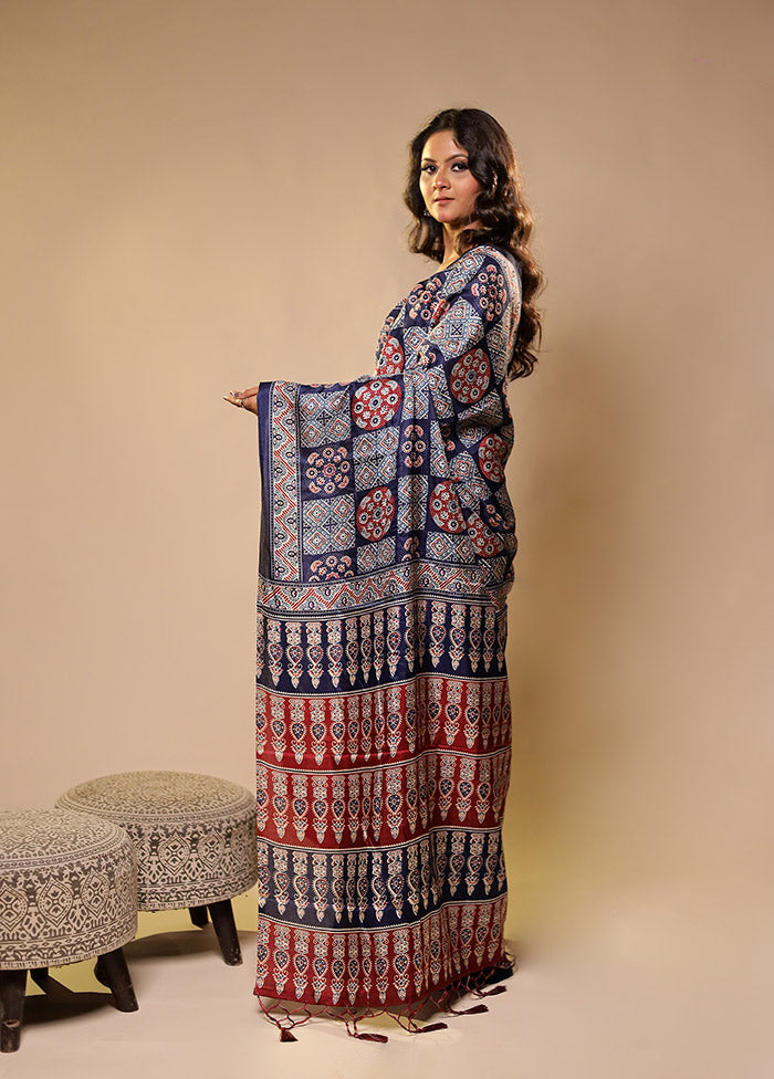 Blue Printed Silk Saree Without Blouse Piece