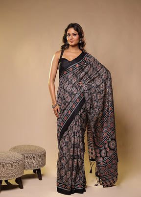 Black Printed Silk Saree Without Blouse Piece