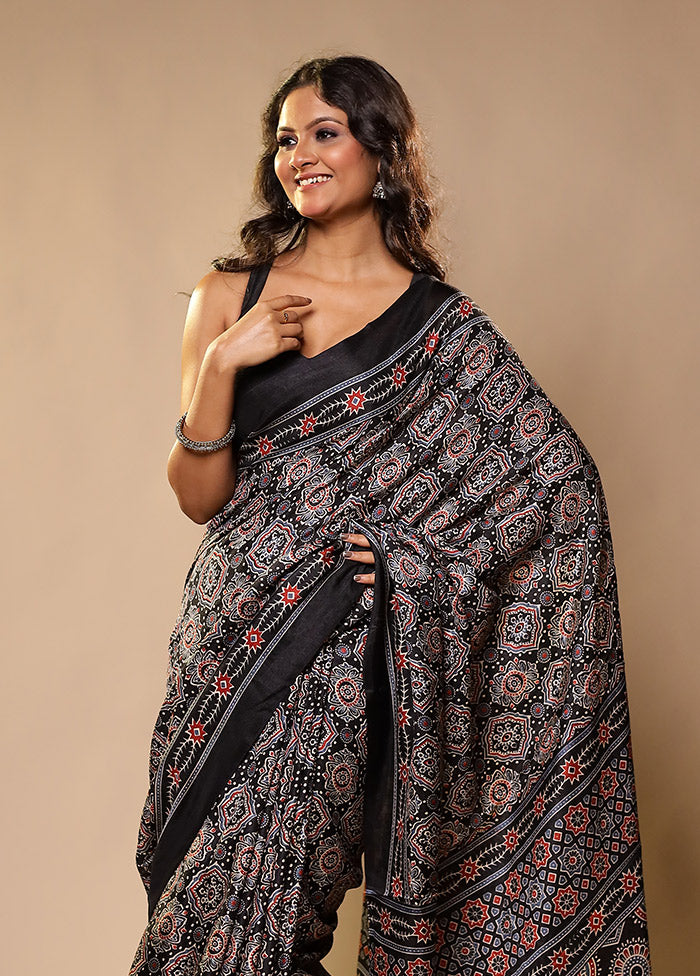 Black Printed Silk Saree Without Blouse Piece
