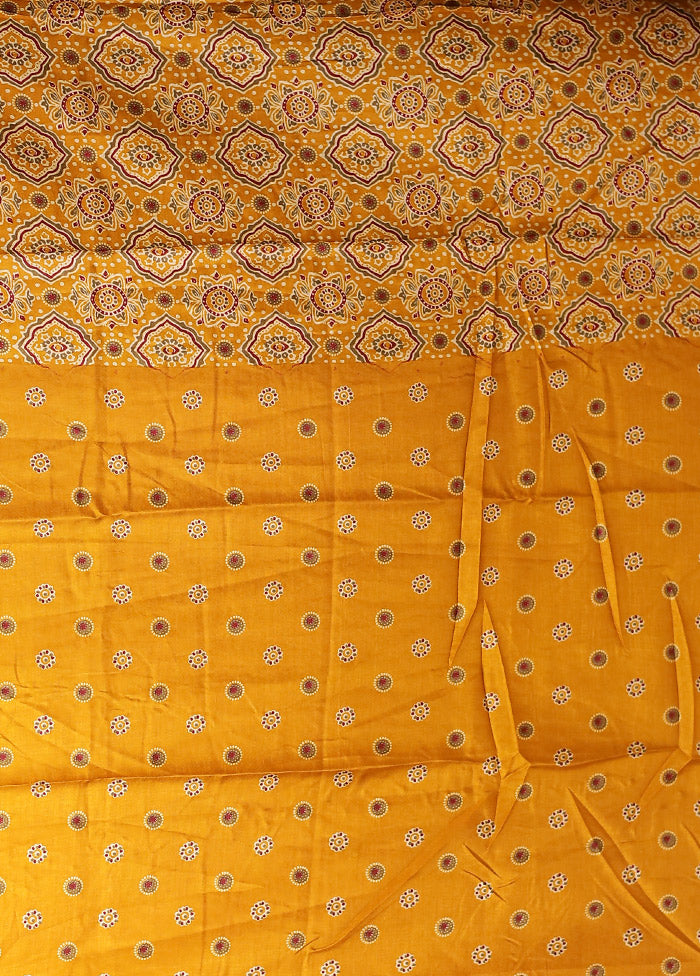 Yellow Printed Silk Saree Without Blouse Piece