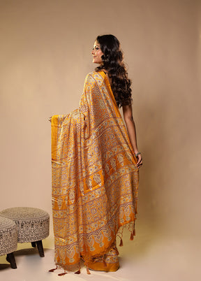 Yellow Printed Silk Saree Without Blouse Piece