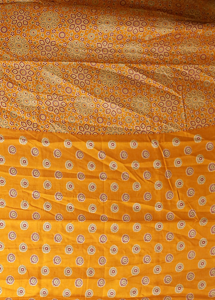 Yellow Printed Silk Saree Without Blouse Piece