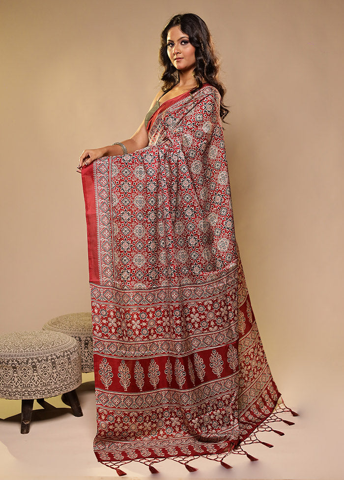 Maroon Printed Silk Saree Without Blouse Piece