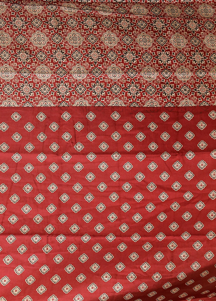 Maroon Printed Silk Saree Without Blouse Piece