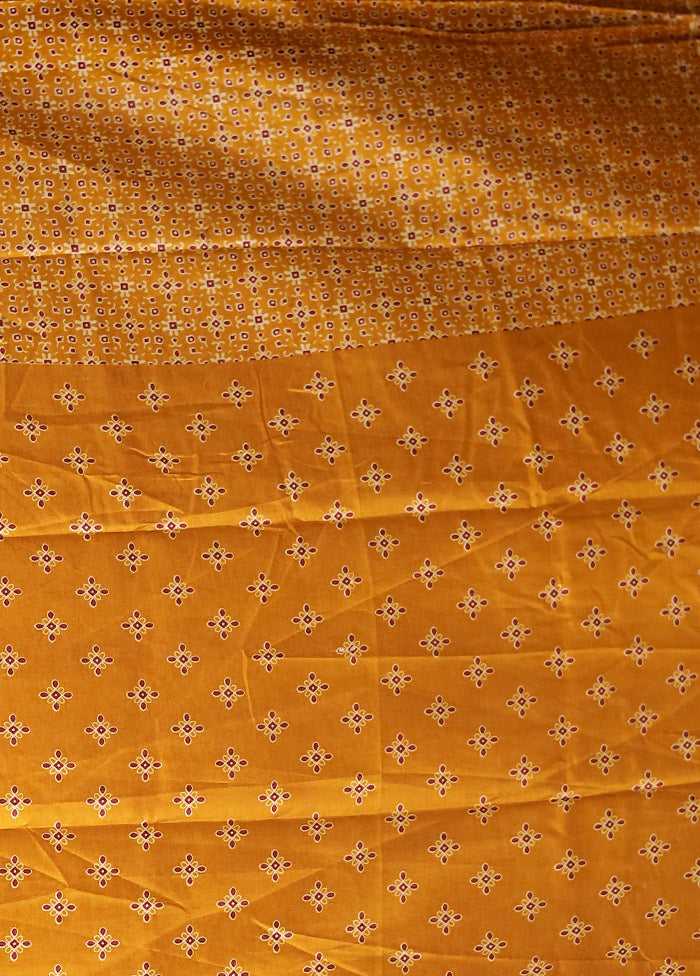 Yellow Printed Silk Saree Without Blouse Piece