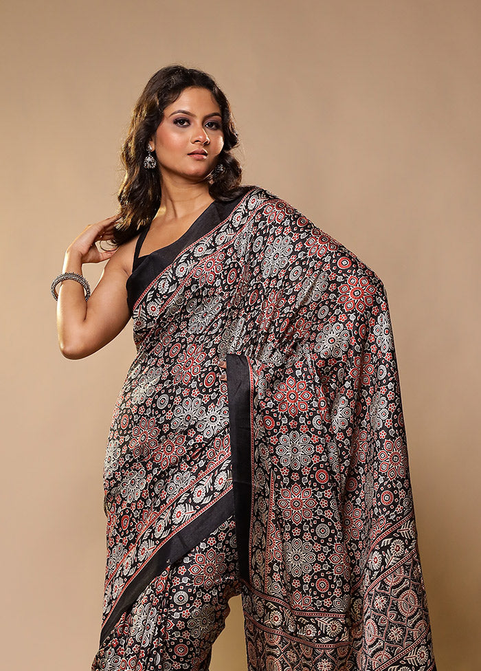 Black Printed Silk Saree Without Blouse Piece