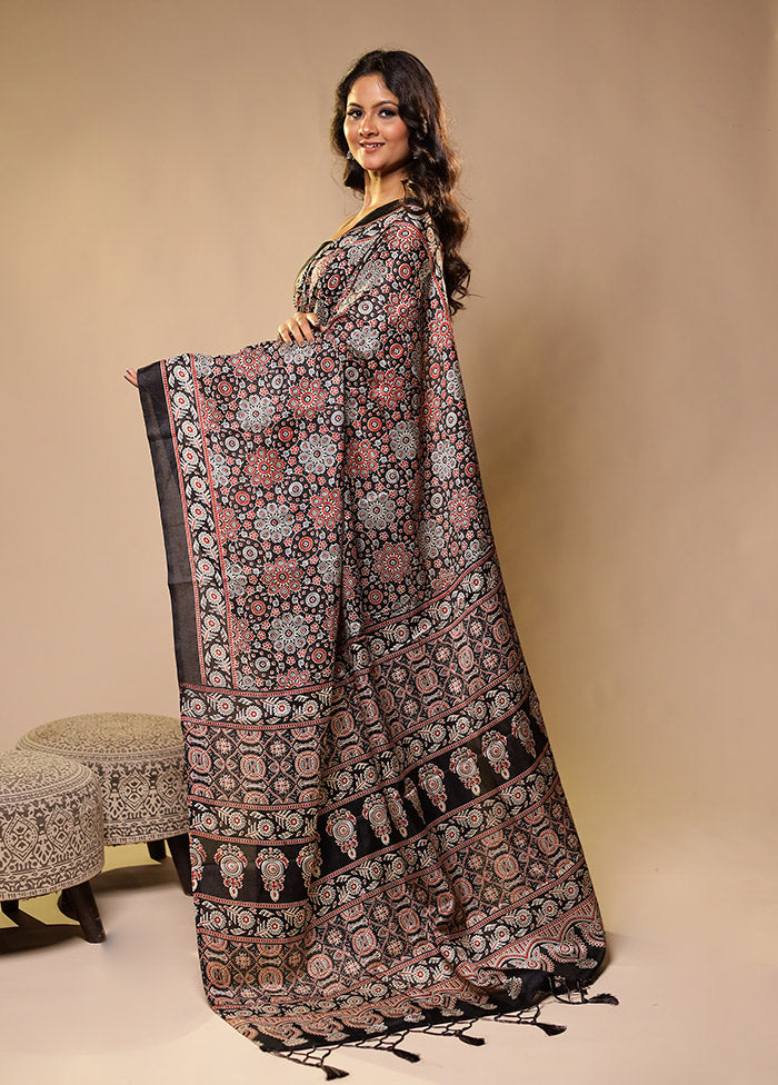 Black Printed Silk Saree Without Blouse Piece