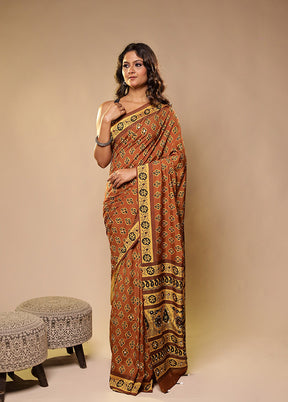 Yellow Printed Silk Saree Without Blouse Piece