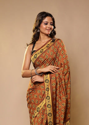 Yellow Printed Silk Saree Without Blouse Piece