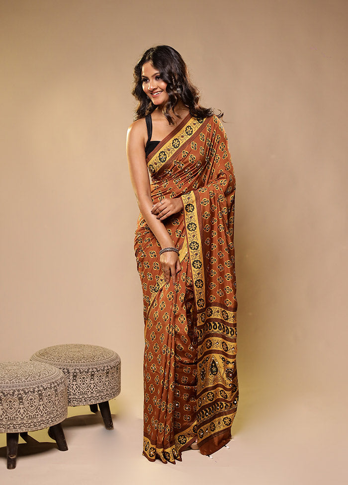 Yellow Printed Silk Saree Without Blouse Piece