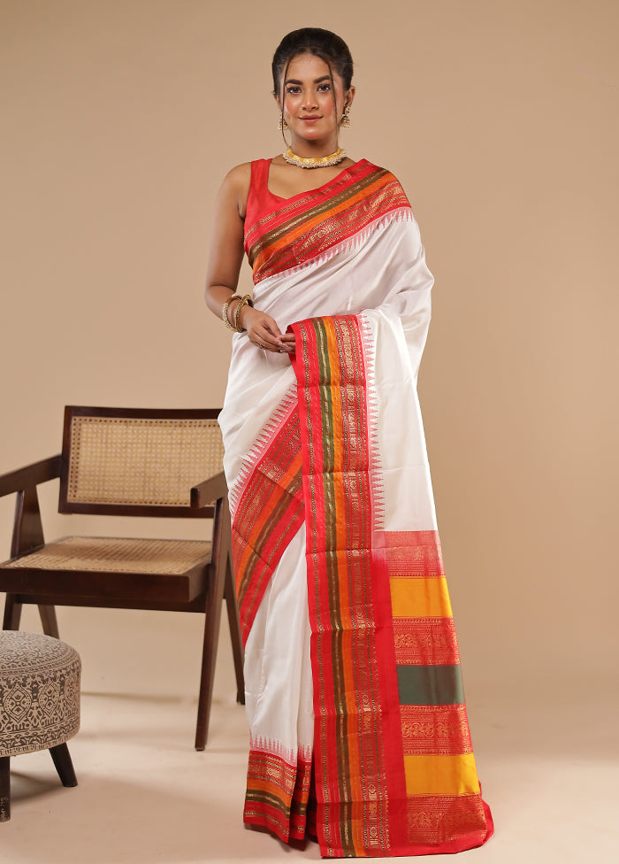 White Handloom Kanchipuram Pure Silk Saree With Blouse Piece