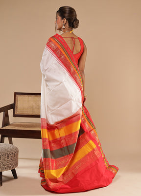 White Handloom Kanchipuram Pure Silk Saree With Blouse Piece