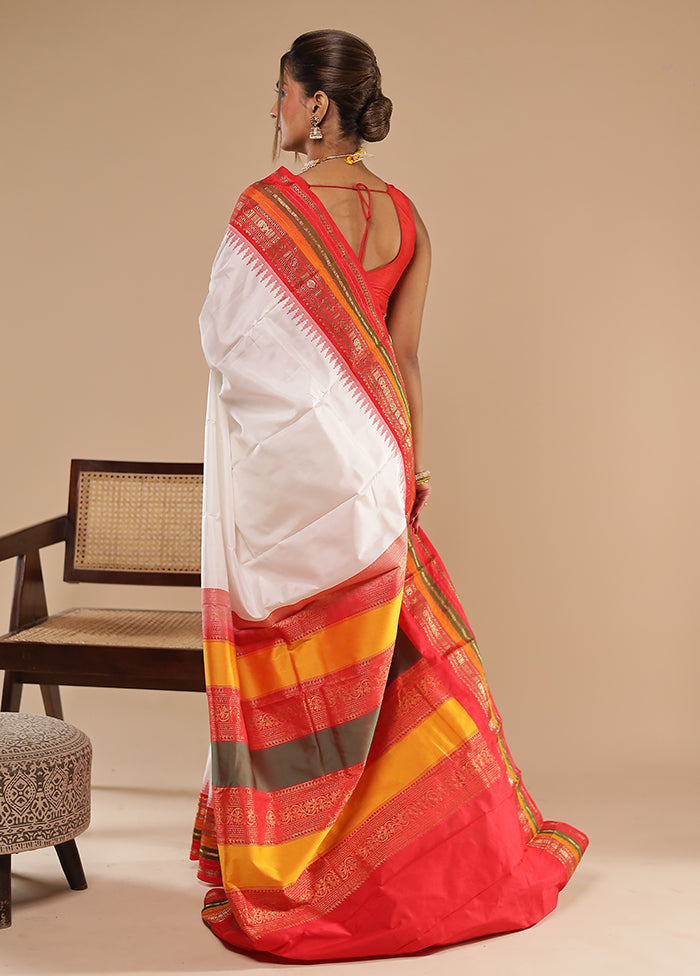 White Handloom Kanchipuram Pure Silk Saree With Blouse Piece