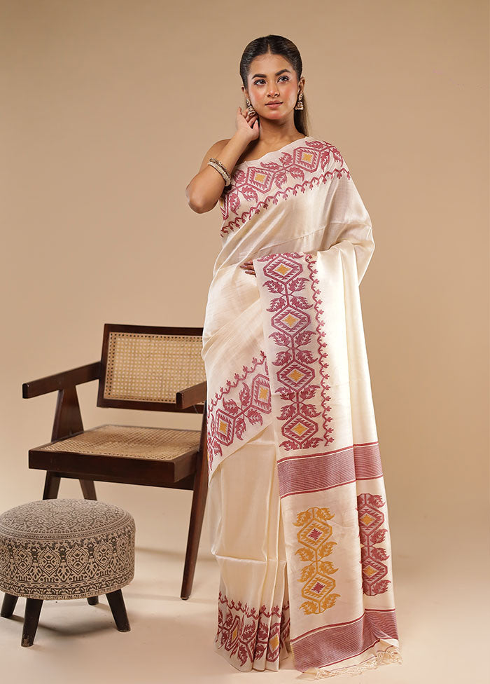 Cream Handloom Tussar Pure Silk Saree With Blouse Piece