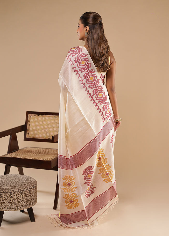 Cream Handloom Tussar Pure Silk Saree With Blouse Piece