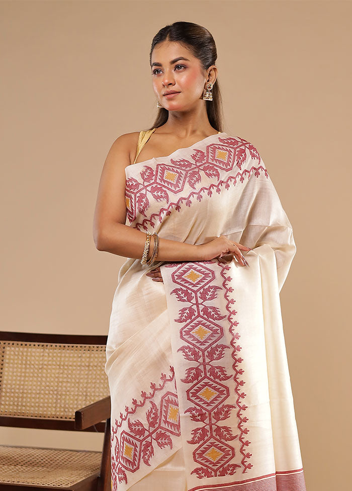 Cream Handloom Tussar Pure Silk Saree With Blouse Piece