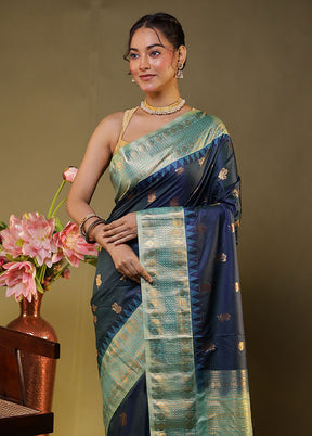 Green Gadwal Silk Saree Without Blouse Piece