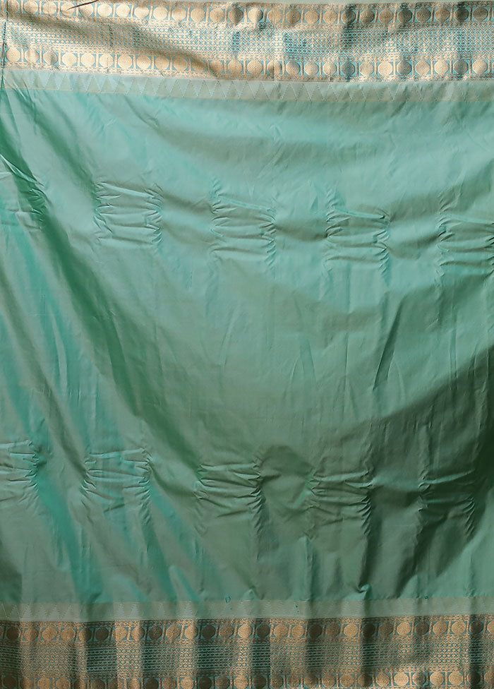 Green Gadwal Silk Saree Without Blouse Piece