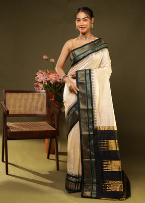Cream Handloom Kanjivaram Pure Silk Saree With Blouse Piece