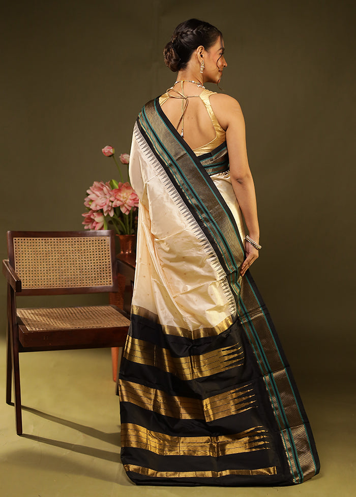 Cream Handloom Kanjivaram Pure Silk Saree With Blouse Piece