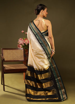 Cream Handloom Kanjivaram Pure Silk Saree With Blouse Piece