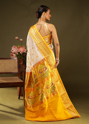White Handloom Kanjivaram Pure Silk Saree With Blouse Piece