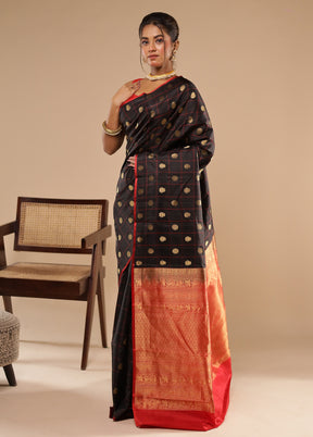 Black Handloom Kanchipuram Pure Silk Saree With Blouse Piece