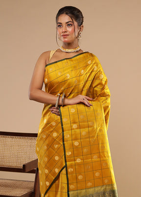 Yellow Handloom Kanchipuram Pure Silk Saree With Blouse Piece