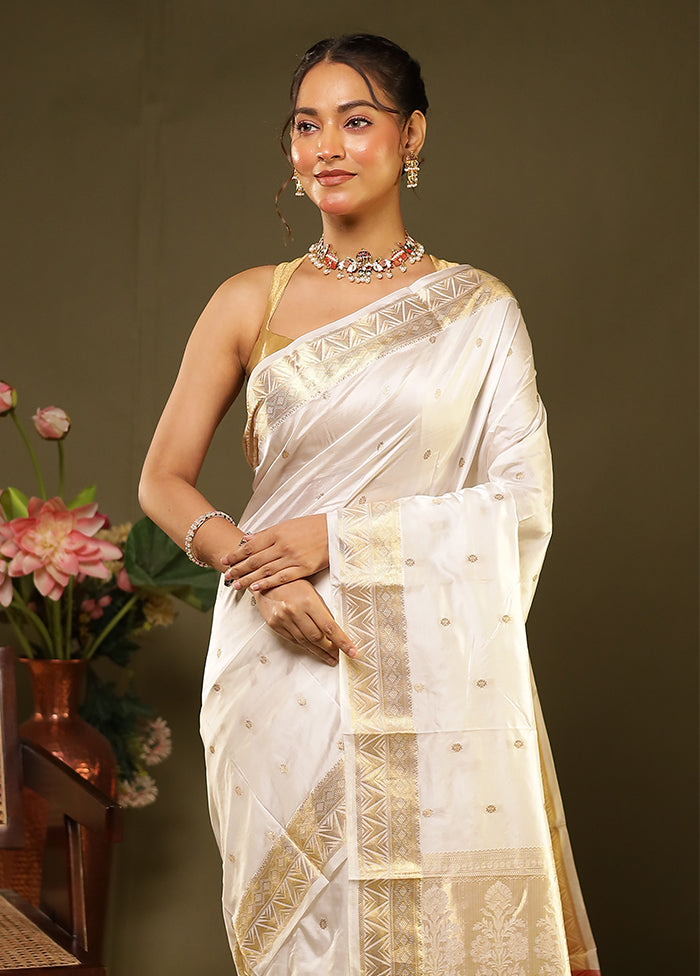 White Handloom Kanchipuram Pure Silk Saree With Blouse Piece