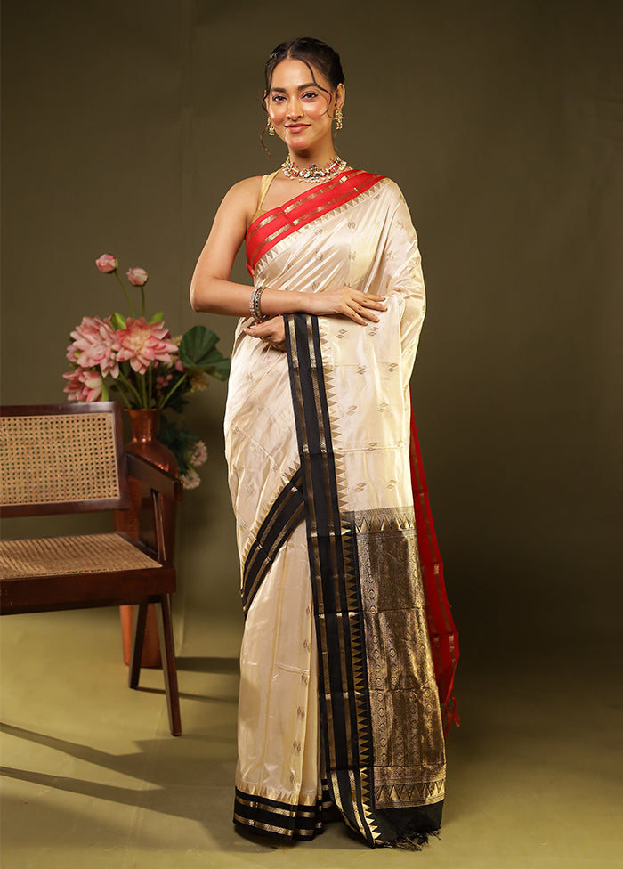 White Handloom Kanjivaram Pure Silk Saree With Blouse Piece