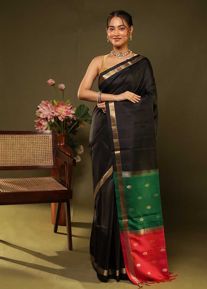 Black Handloom Kanjivaram Pure Silk Saree With Blouse Piece