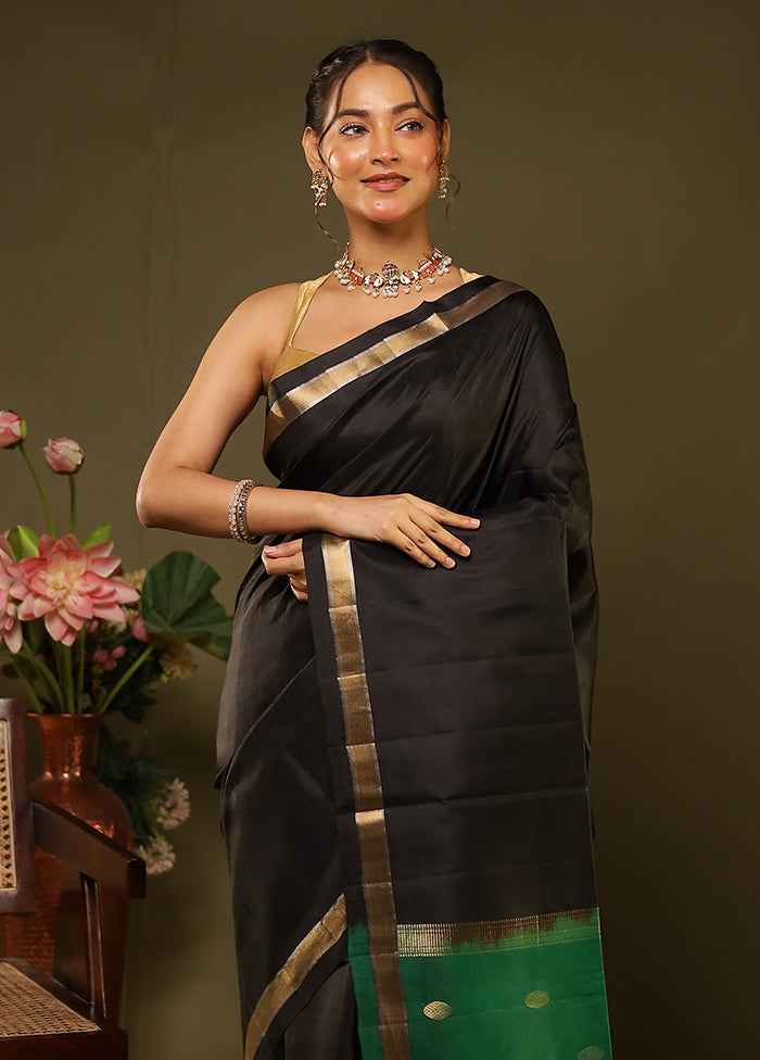 Black Handloom Kanjivaram Pure Silk Saree With Blouse Piece