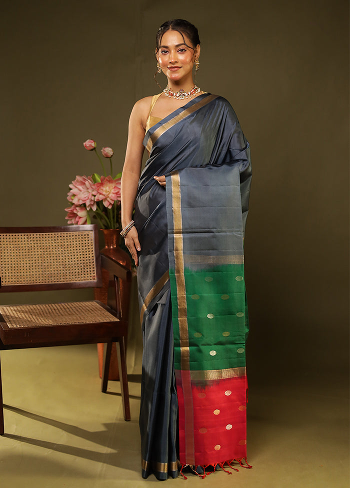 Grey Handloom Kanjivaram Pure Silk Saree With Blouse Piece