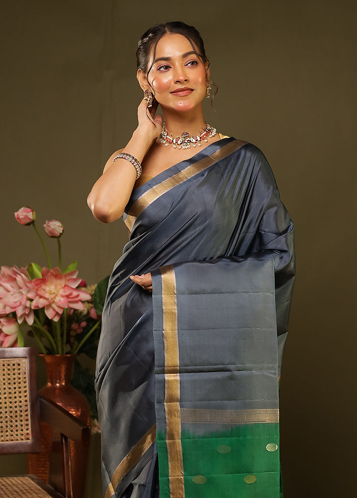 Grey Handloom Kanjivaram Pure Silk Saree With Blouse Piece