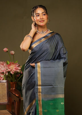 Grey Handloom Kanjivaram Pure Silk Saree With Blouse Piece