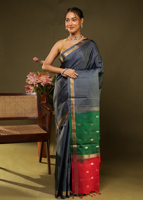 Grey Handloom Kanjivaram Pure Silk Saree With Blouse Piece