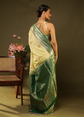 Cream Kanjivaram Silk Saree With Blouse Piece