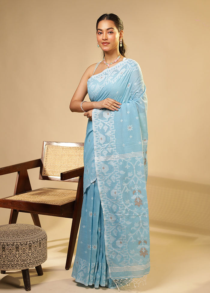 Blue Matka Silk Saree With Blouse Piece