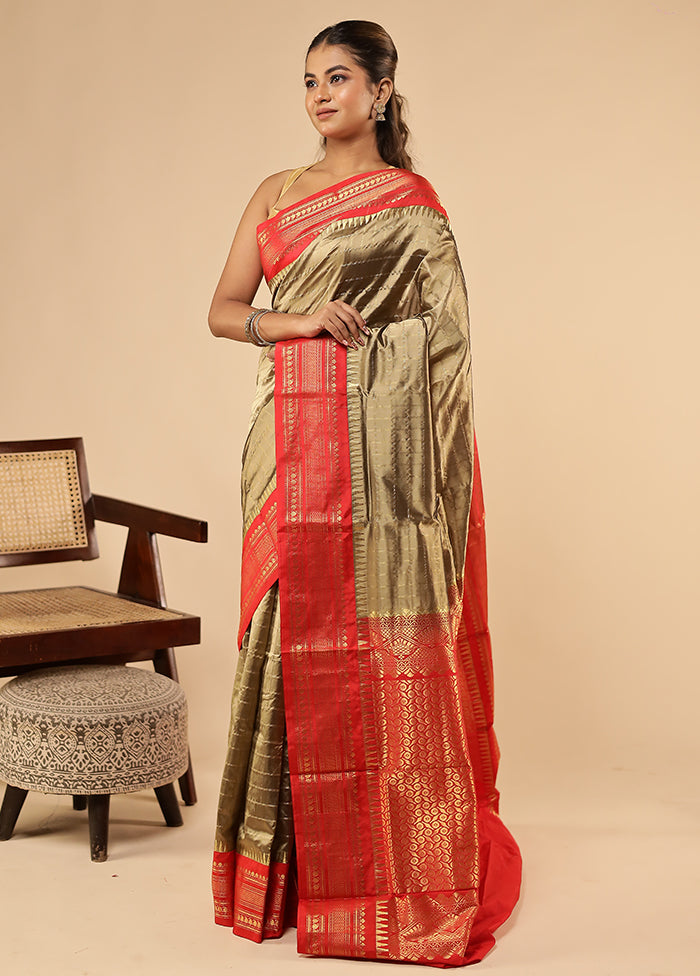 Cream Handloom Kanjivaram Pure Silk Saree With Blouse Piece