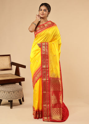 Yellow Handloom Kanchipuram Pure Silk Saree With Blouse Piece