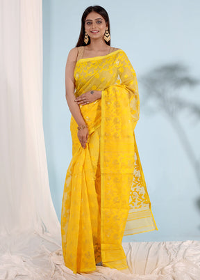 Yellow Matka Silk Saree With Blouse Piece