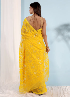 Yellow Matka Silk Saree With Blouse Piece
