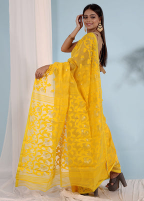 Yellow Matka Silk Saree With Blouse Piece